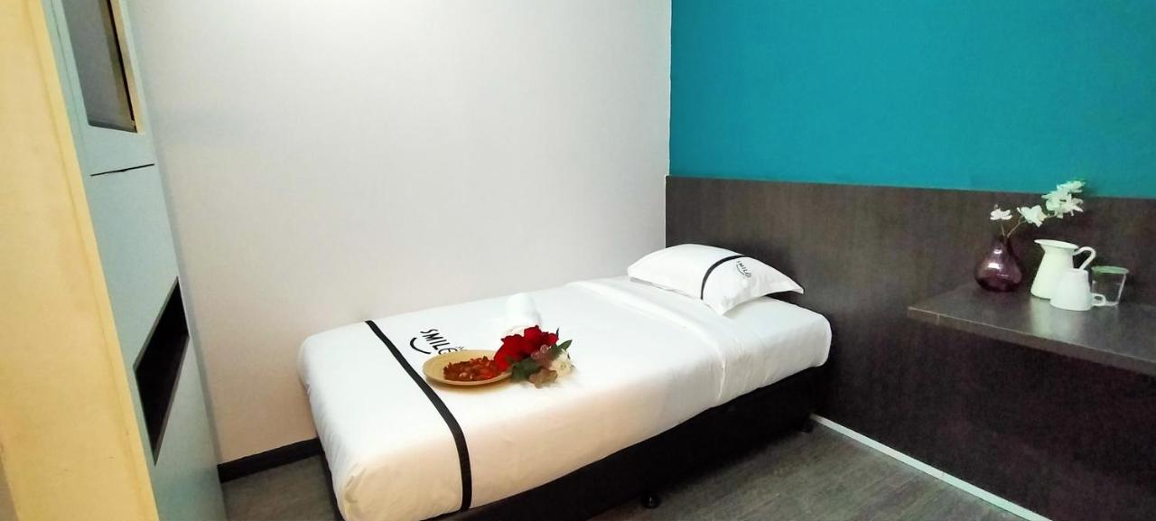 Smile Hotel Petaling Jaya Ss2 Exteriör bild